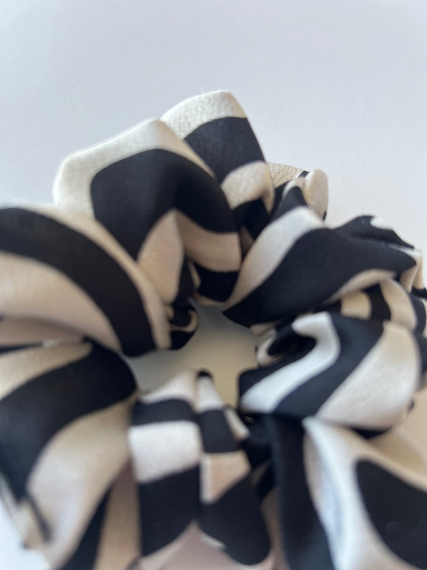Tiger Black Beige Sheen